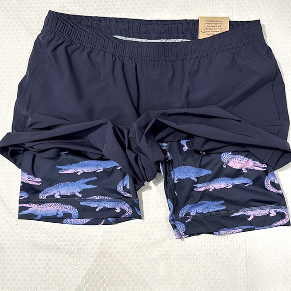 🐊 Chubbies XL 7 in. inseam, The Everglades navy w/ alligator compression shorts - Picture 3 of 11
